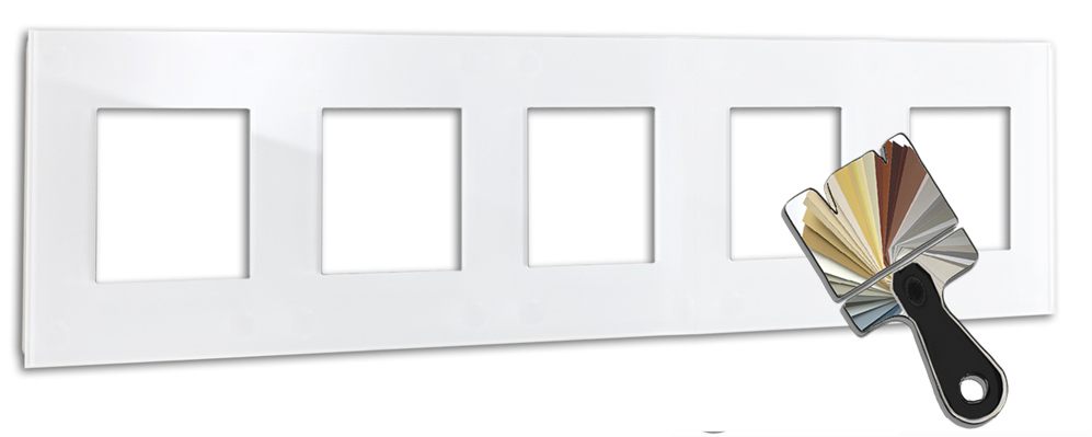 Glass-look frame. MAXIM