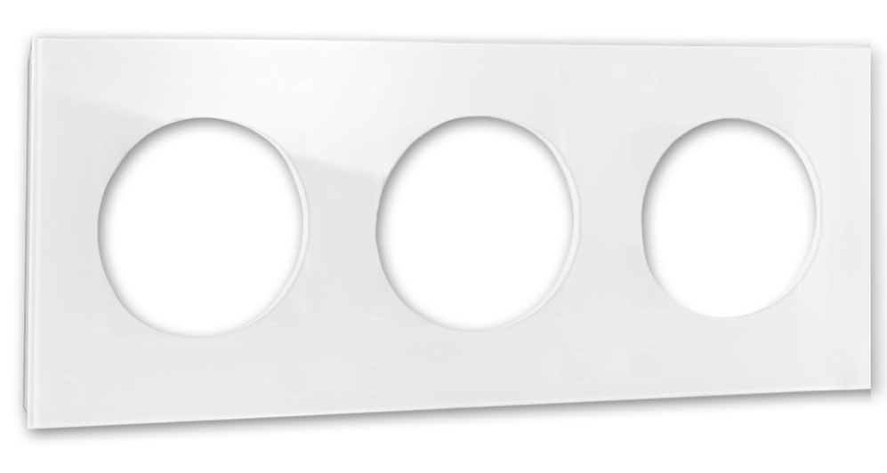 Glass-look frame. MAXIM